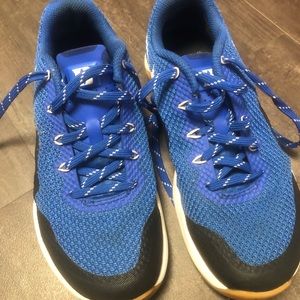 Boys youth Nike fly wire sz 6.5 shoes